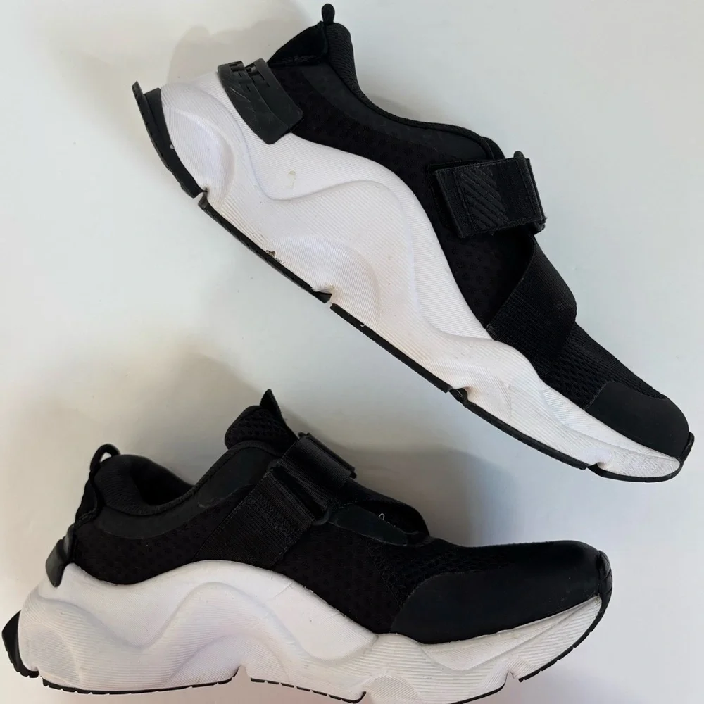 Sorel Kinetic RNEGD Sneakers Black White Hook & Loop Strap Athletic Shoes 6.5